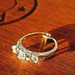 Little Art Nouveau Floral Ring